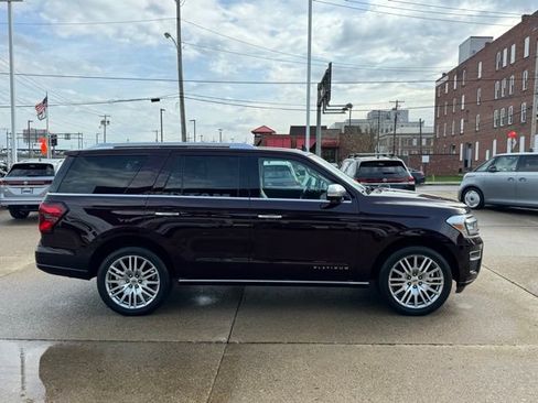 Used 2023 Ford Expedition Platinum AWD/4WD image 6