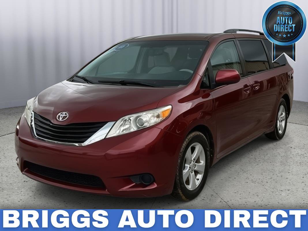 Used 2011 Toyota Sienna LE w/ Towing Pkg FWD image 1
