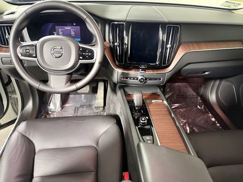 Used 2024 Volvo XC60 B5 Plus w/ Protection Package Premier AWD/4WD image 11