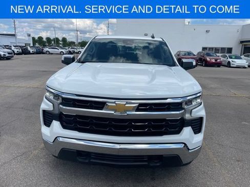 Used 2024 Chevrolet Silverado 1500 LT AWD/4WD image 7