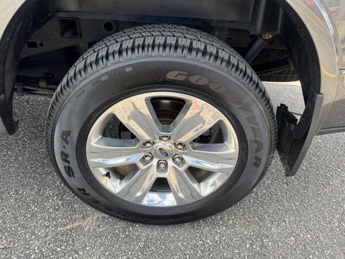 Used 2017 Ford F150 Platinum w/ Max Trailer Tow Package AWD/4WD image 7