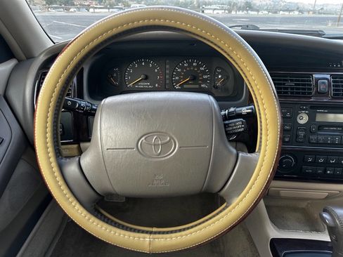 Used 1998 Toyota Avalon XLS image 25