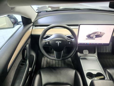 Used 2023 Tesla Model 3 Standard Range image 17