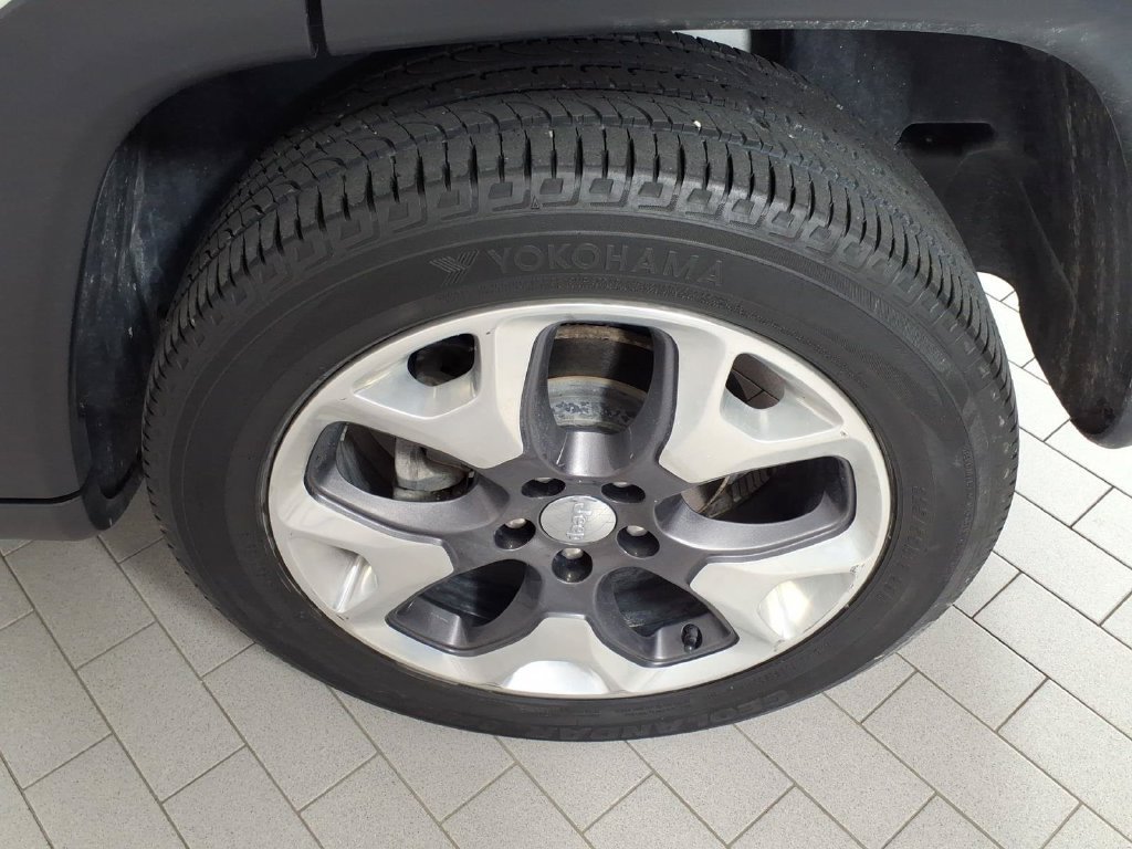 Used 2020 Jeep Compass Limited AWD/4WD image 8