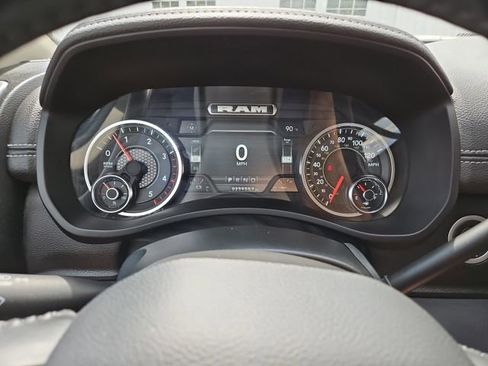 Used 2024 RAM 2500 Laramie image 12