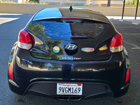 Used 2013 Hyundai Veloster FWD image 4
