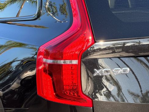 Certified 2023 Volvo XC90 T8 Plus AWD/4WD image 27
