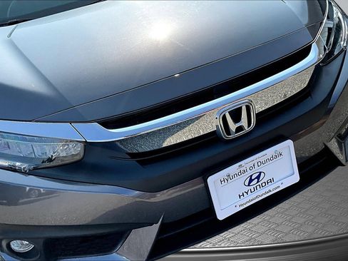 Used 2018 Honda Civic Touring image 32