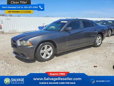 Used 2014 Dodge Charger SXT RWD image 1