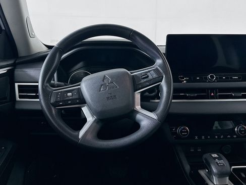 Used 2025 Mitsubishi Outlander ES AWD/4WD image 18