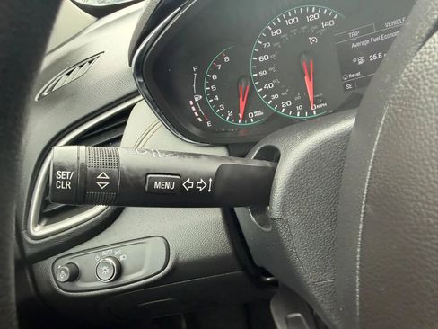 Used 2021 Chevrolet Trax LT FWD image 16