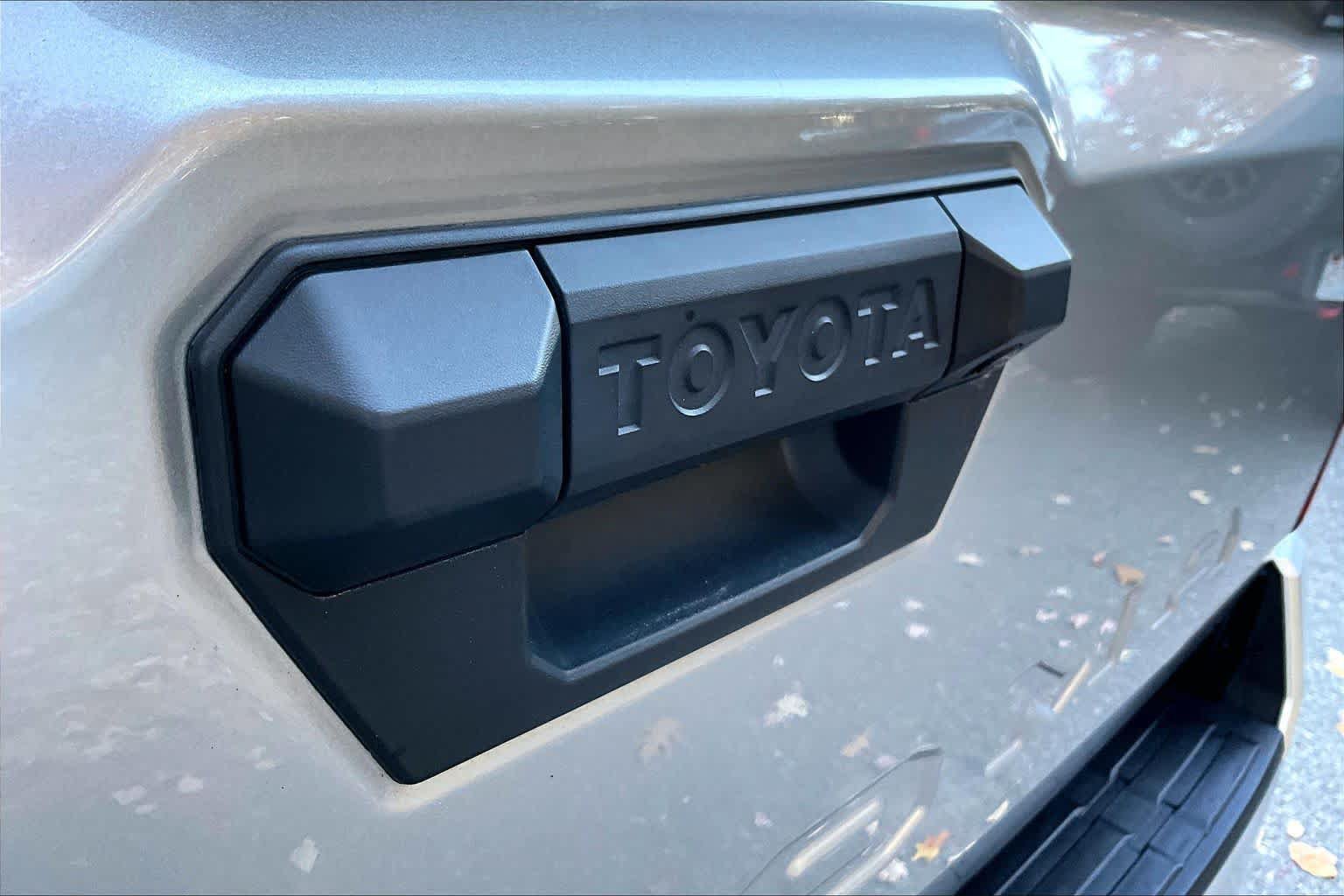 Certified 2026 Toyota Tacoma SR5 AWD/4WD image 29