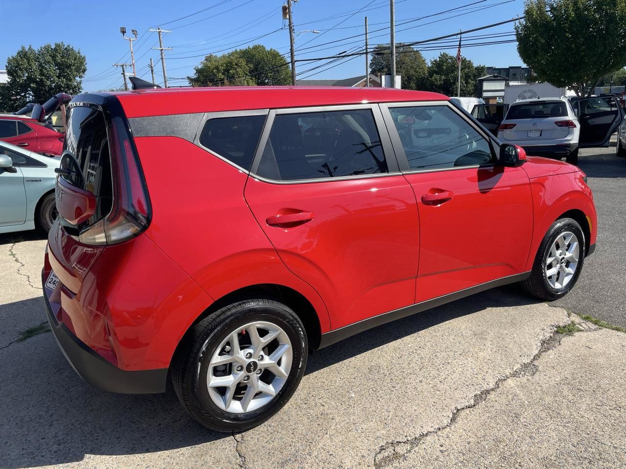 Used 2025 Kia Soul LX w/ LX Technology Package FWD image 24