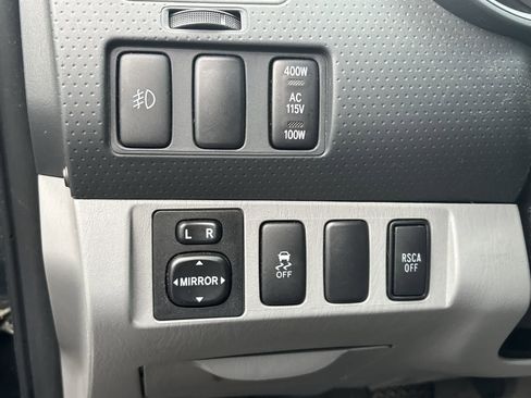 Used 2011 Toyota Tacoma 4x4 Double Cab w/ TRD Sport Pkg w/JBL Audio image 10