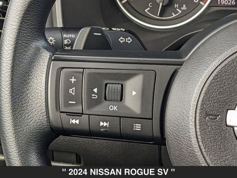 Used 2024 Nissan Rogue SV image 19