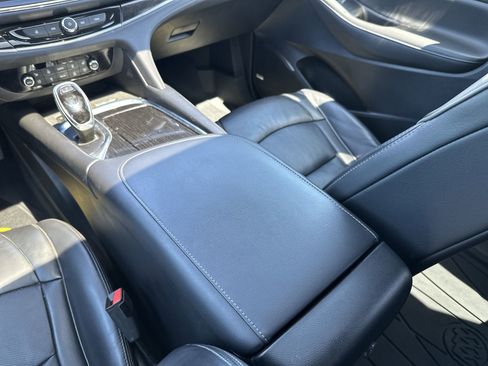 Used 2019 Buick Enclave Avenir w/ Avenir Technology Package image 20