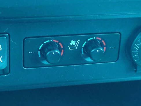 Used 2016 Toyota 4Runner Limited image 40