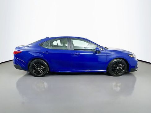 Used 2025 Toyota Camry SE image 7