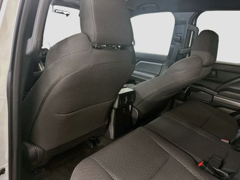Used 2025 Toyota 4Runner SR5 AWD/4WD image 28