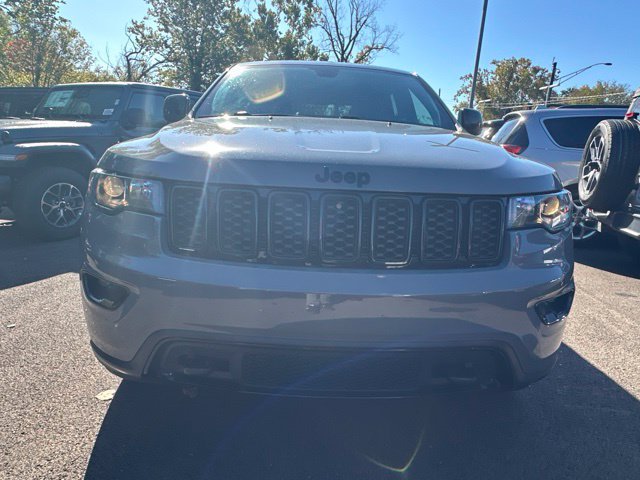 Used 2019 Jeep Grand Cherokee Laredo AWD/4WD image 20