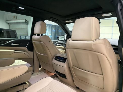 Used 2023 Cadillac Escalade Premium Luxury image 29