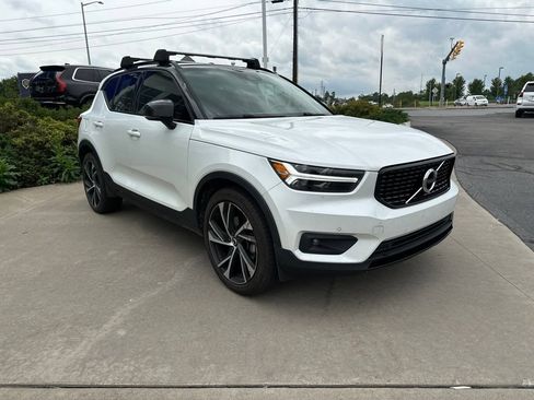 Used 2020 Volvo XC40 T5 R-Design w/ Protection Package Premier AWD/4WD image 3