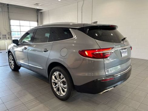 Used 2019 Buick Enclave Avenir w/ Avenir Technology Package FWD image 3