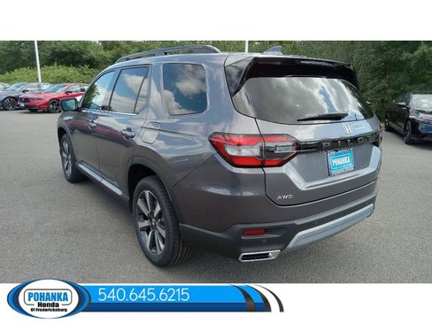New 2025 Honda Pilot Touring image 11