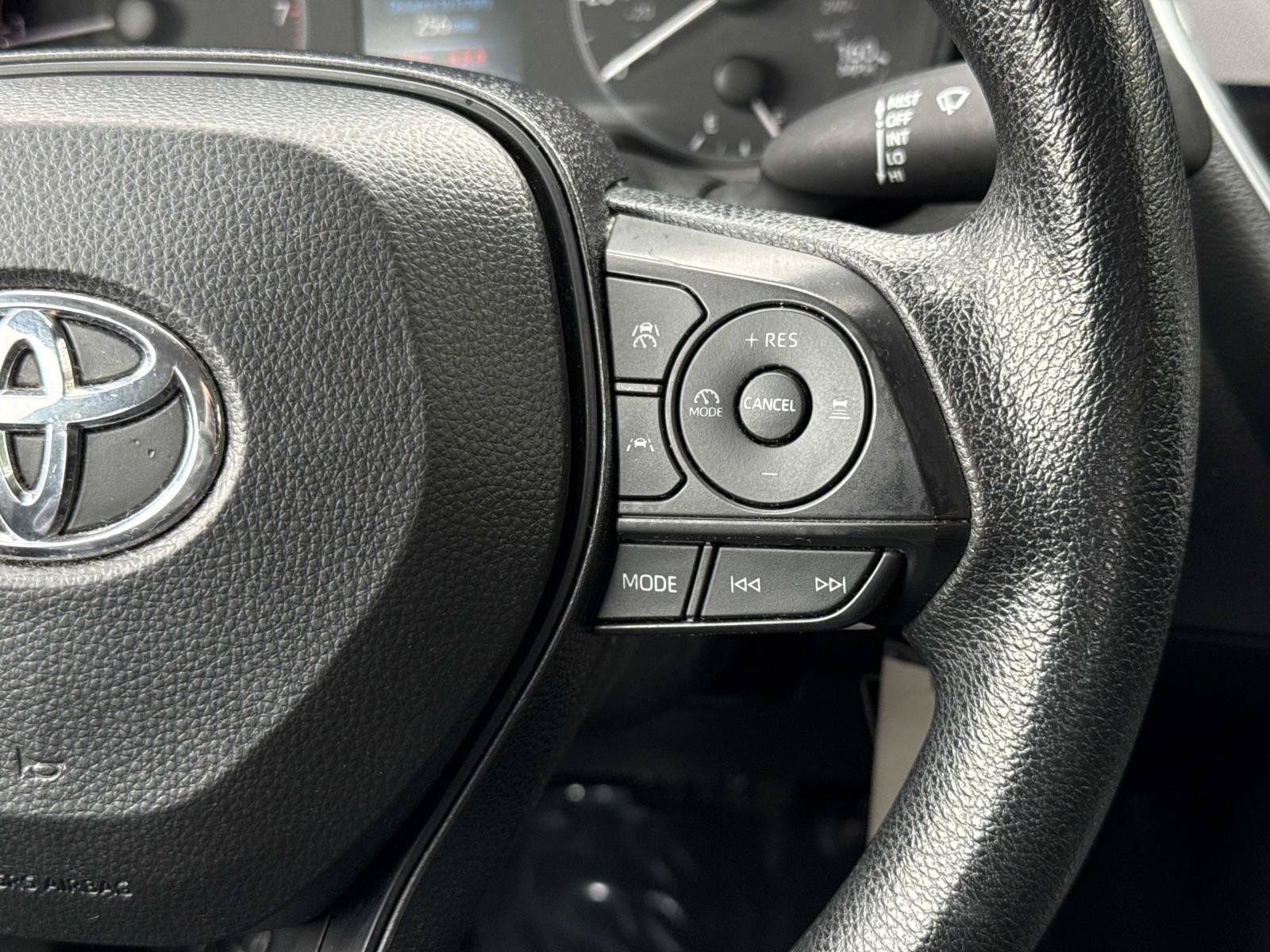Used 2024 Toyota Corolla LE FWD image 11