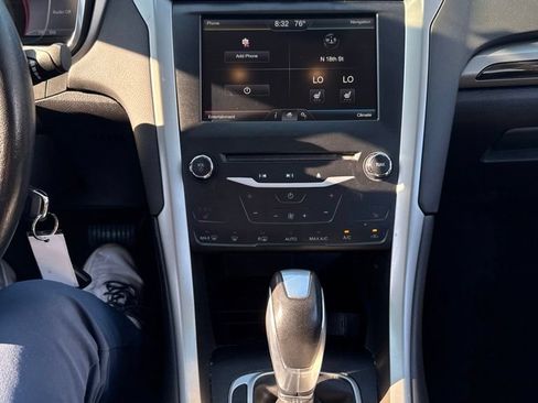 Used 2015 Ford Fusion SE w/ Equipment Group 202A FWD image 7