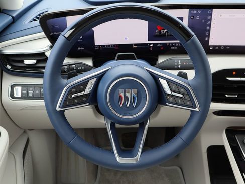 Used 2025 Buick Enclave Avenir image 12