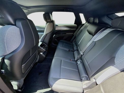 Used 2024 Cadillac Lyriq Tech RWD image 20
