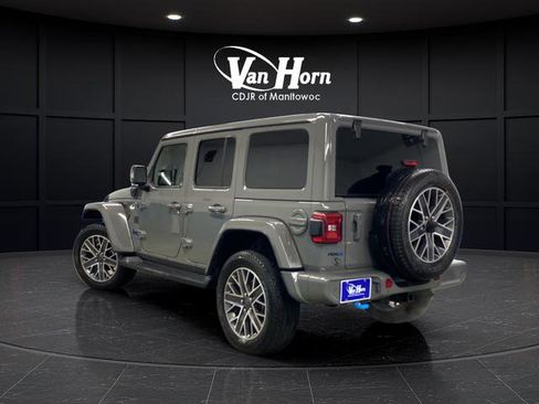 Used 2022 Jeep Wrangler Unlimited Sahara image 5