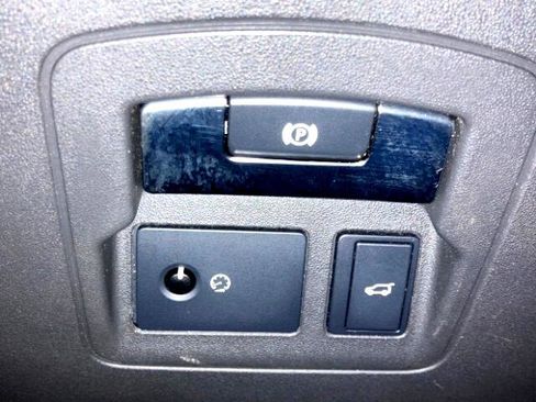 Used 2018 Land Rover Range Rover Velar R-Dynamic SE image 27