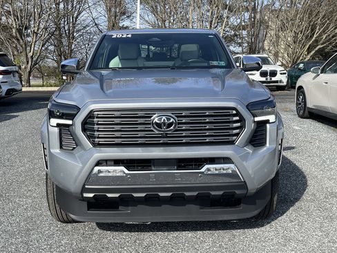 Used 2024 Toyota Tacoma Limited w/ Limited Package (LT) image 2