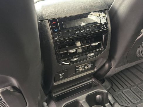 Used 2023 Jeep Grand Cherokee L Overland w/ Rear Seat Video Group I AWD/4WD image 13