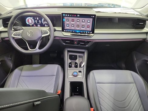 New 2026 Volkswagen Tiguan SE FWD image 7