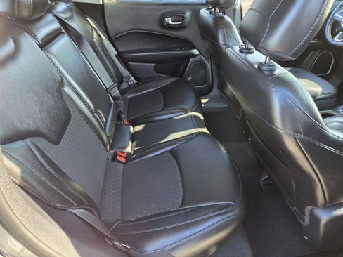 Used 2020 Jeep Compass Latitude image 14