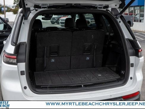 Certified 2024 Jeep Grand Cherokee L Altitude image 31