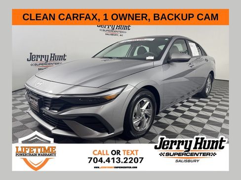 Used 2025 Hyundai Elantra SE FWD image 1