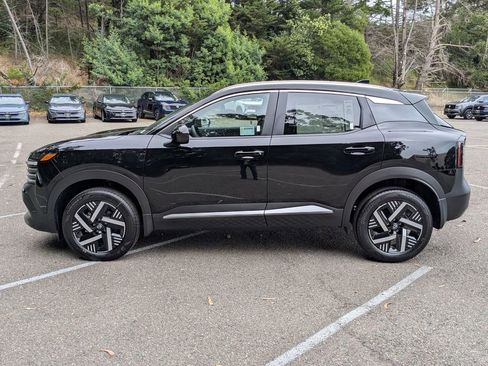New 2026 Nissan Kicks SV FWD image 8