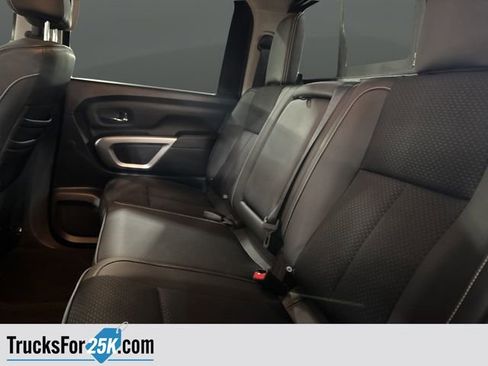 Used 2018 Nissan Titan PRO-4X image 31