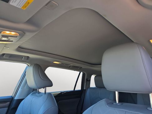 Used 2023 Toyota Highlander Platinum image 14