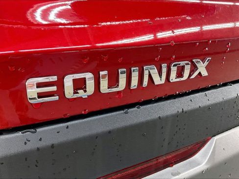 New 2026 Chevrolet Equinox LT w/ Convenience Package II FWD image 11