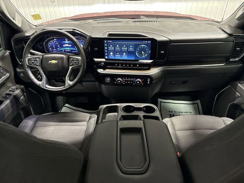 Used 2024 Chevrolet Silverado 1500 LT image 21