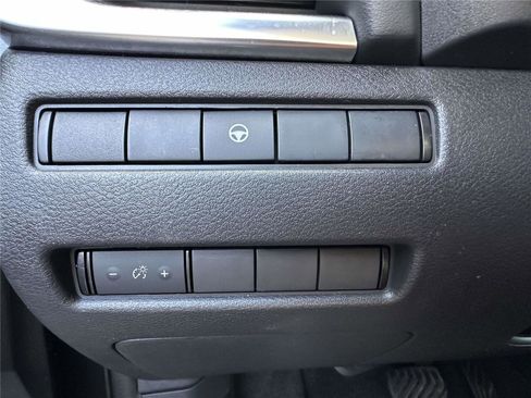 Certified 2022 Nissan Rogue SV image 19