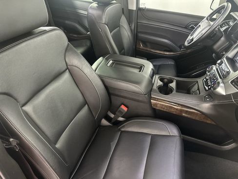 Used 2019 Chevrolet Tahoe LT w/ Luxury Package AWD/4WD image 32