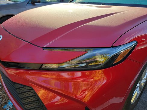 Used 2025 Toyota Camry LE image 4