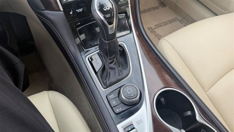 Used 2018 INFINITI Q50 Luxe w/ Essential Package (3.0T Luxe) RWD image 32