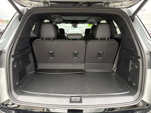 Used 2025 Buick Enclave Sport Touring w/ Super Cruise Package FWD image 29